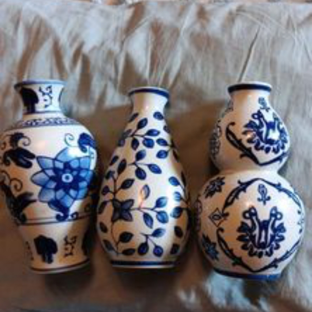 Vintage 90's Bombay Company Blue & White Porcelain vases set of 3